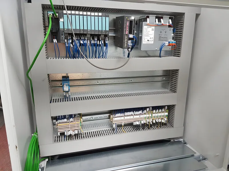 Quadro elettrico con PLC